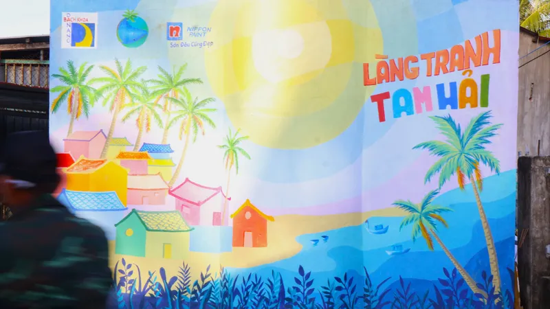 Làng tranh Tam Hải trở nên sinh động, thu hút hơn sau khi phục dựng