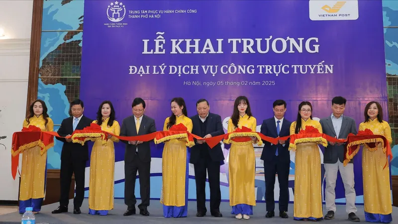 Hà Nội khai trương thí điểm đại lý dịch vụ công trực tuyến