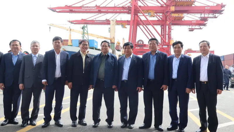 Thủ tướng đề nghị Tập đoàn Thaco nghiên cứu sản xuất toa tàu đường sắt tốc độ cao