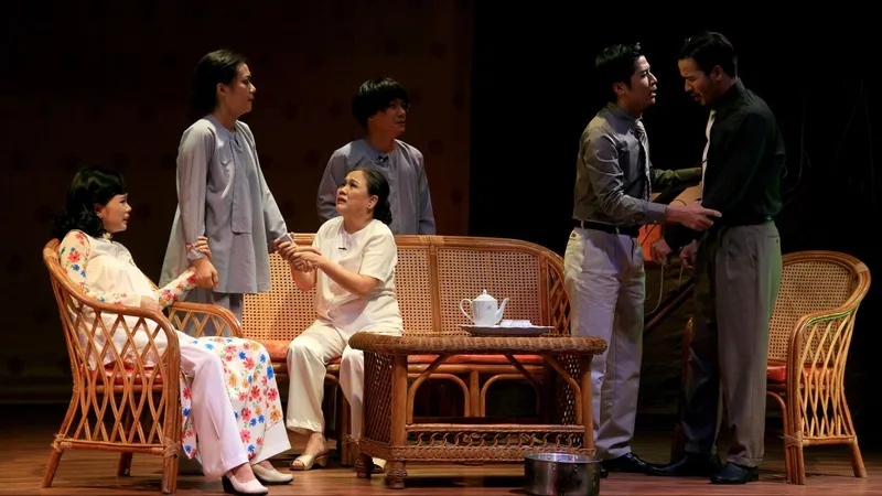 Sân khấu Hoàng Thái Thanh: 15 năm điểm son xã hội hóa
