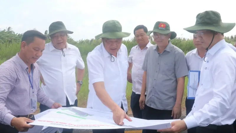 Không để nhà đầu tư chờ mặt bằng dự án nâng cấp Cảng hàng không Cà Mau