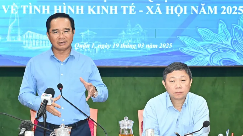 Chủ tịch UBND TPHCM yêu cầu không vô cảm với doanh nghiệp trong giải quyết thủ tục hành chính