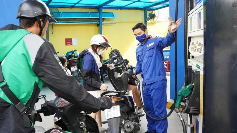 Giá xăng bật tăng sau 3 kỳ giảm liên tiếp