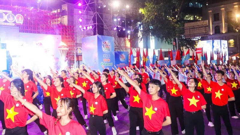 Định vị người trẻ TPHCM trong kỷ nguyên hội nhập