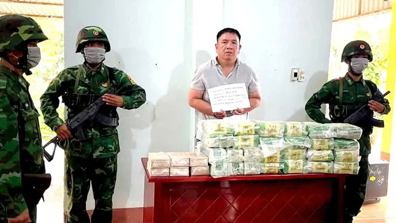 Long An: Bắt giữ người đàn ông vận chuyển hơn 30kg ma túy 