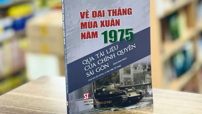 Cuốn sách do tập thể tác giả công tác tại Trung tâm Lưu trữ Quốc gia II biên soạn