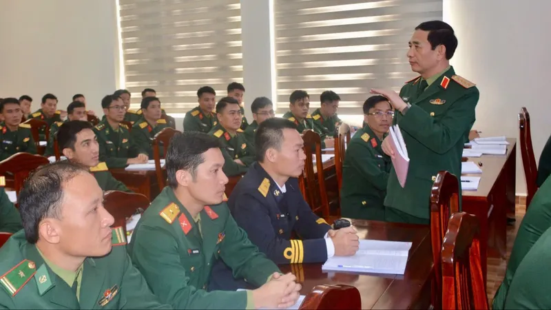  Đại tướng Phan Văn Giang làm việc tại Học viện Lục quân