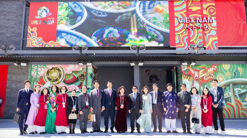 Bên ngoài Nhà Triển lãm Việt Nam tại EXPO 2025 Osaka, Kansai, Nhật Bản