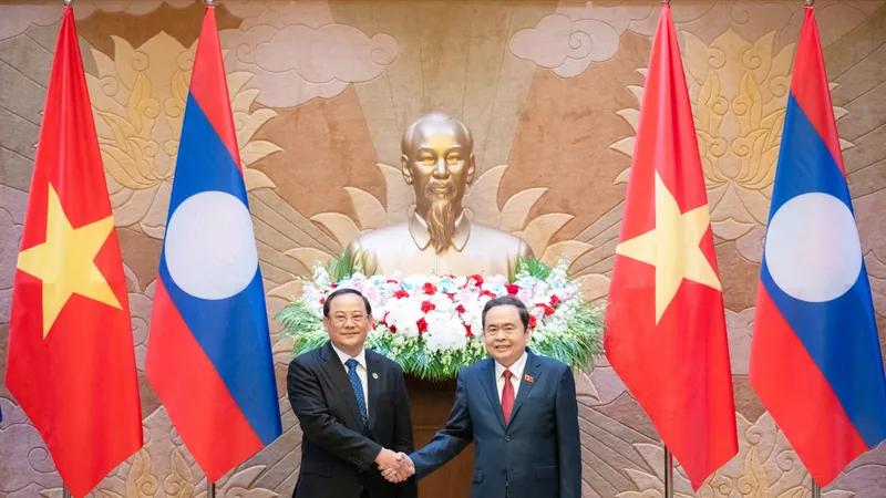 Quốc hội Việt Nam sẽ phối hợp chặt chẽ với Quốc hội Lào thúc đẩy hoàn thiện thể chế, chính sách