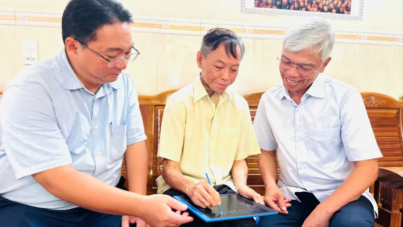 Lãnh đạo TPHCM thăm hỏi, tri ân cán bộ, chiến sĩ trực tiếp làm nên Đại thắng mùa Xuân 1975