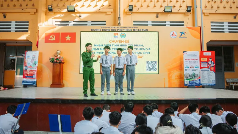 Công an TPHCM tuyên truyền phòng chống ma túy với học sinh trên địa bàn