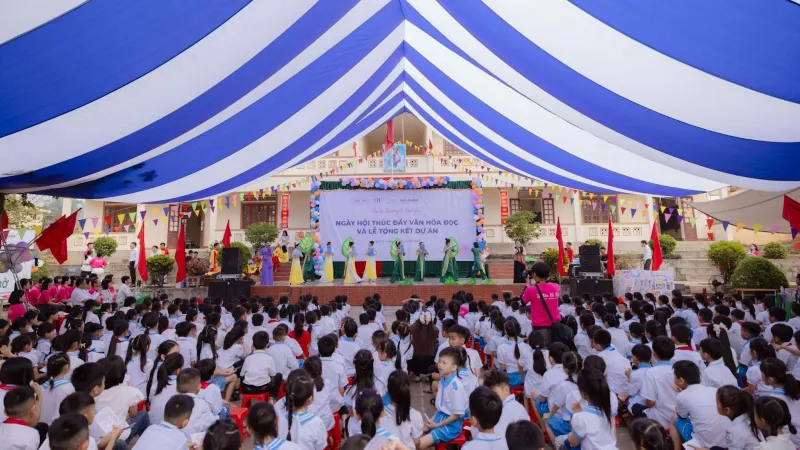 Mang ngày hội hạnh phúc đến với 450 học sinh tại Nghệ An