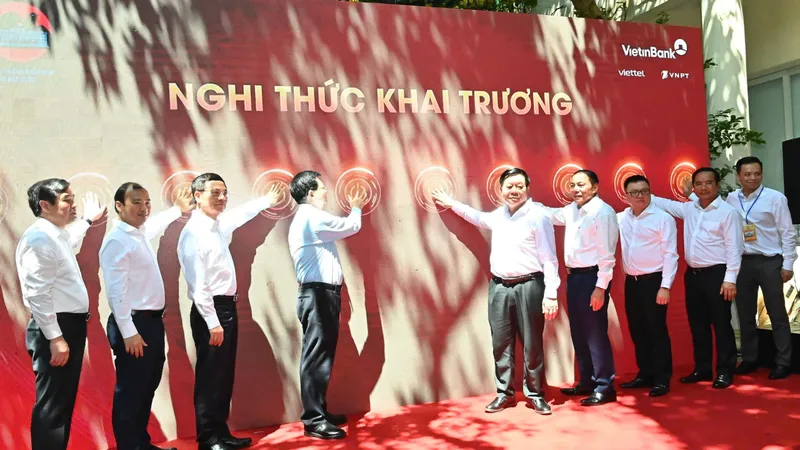 Ra mắt Trung tâm Báo chí phục vụ lễ kỷ niệm 50 năm Ngày Giải phóng miền Nam, thống nhất đất nước