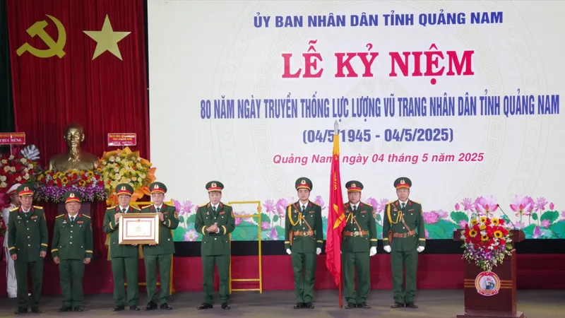 Bộ Chỉ huy Quân sự tỉnh Quảng Nam đón nhận Huân chương Quân công hạng nhất