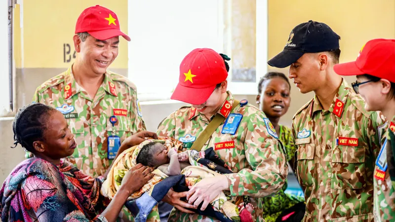 Ban Tổ chức trao giải thưởng cho 34 tác phẩm thuộc 5 cụm chủ đề 