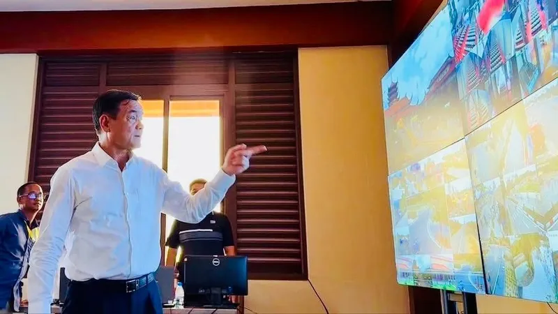 Trung tướng Lê Hồng Nam, Giám đốc Công an TPHCM kiểm tra, chỉ đạo công tác bảo vệ an ninh trật tự tại các khu vực diễn ra Đại lễ Phật đản Vesak 2025
