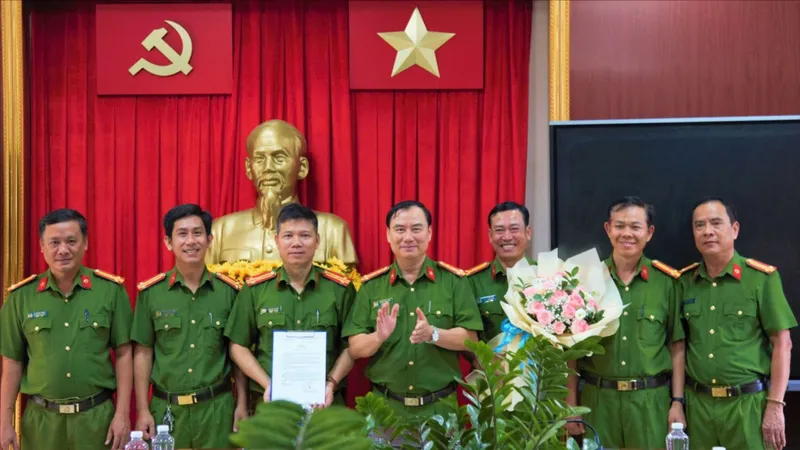 Khen thưởng Phòng Cảnh sát hình sự phá nhanh vụ án chồng cũ sát hại cô giáo 