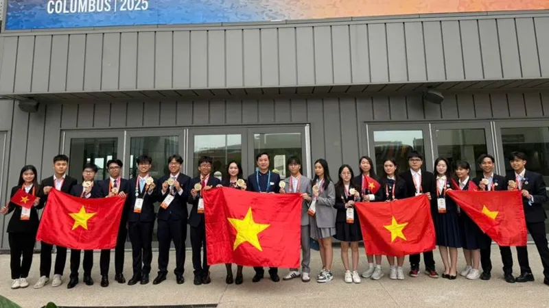 Đoàn học sinh Việt Nam tại Hội thi Khoa học kỹ thuật quốc tế 2025 