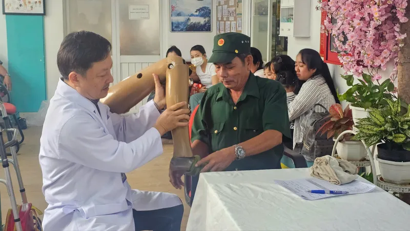 Hỗ trợ phương tiện trợ giúp, dụng cụ chỉnh hình cho người có công tại TPHCM