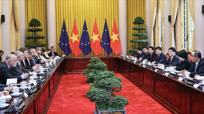 Chủ tịch nước Lương Cường tiếp Đại sứ Liên minh châu Âu (EU) và đại sứ, đại biện các nước thành viên EU tại Việt Nam, ngày 9-6. Ảnh: VIẾT CHUNG
