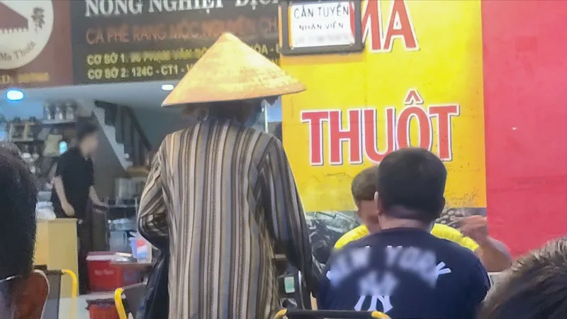 Nha Trang tái diễn tình trạng người lang thang xin ăn