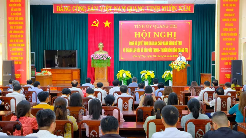 Công bố quyết định thành lập Báo và Đài Phát thanh - Truyền hình tỉnh Quảng Trị