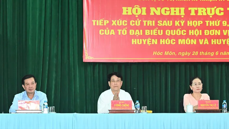 Chủ tịch nước Lương Cường tiếp xúc cử tri tại TPHCM