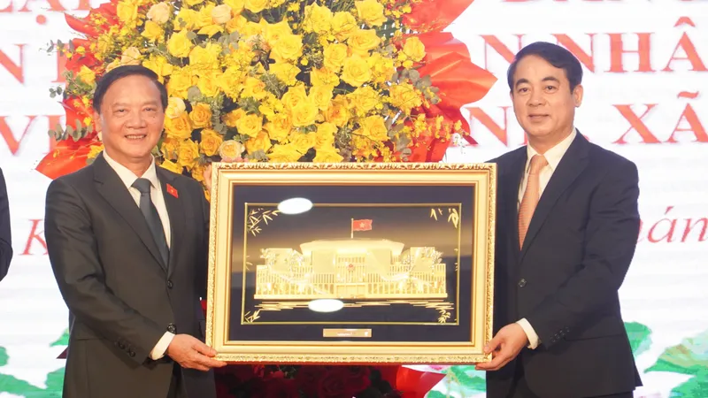 Công bố các lãnh đạo, nhân sự chủ chốt của tỉnh Khánh Hòa mới