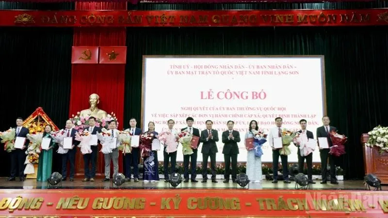 Lạng Sơn công bố nghị quyết về sắp xếp đơn vị hành chính 