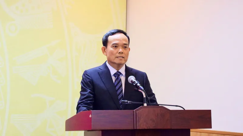 Bí thư Trung ương Đảng, Trưởng Ban Chính sách, Chiến lược Trung ương Trần Lưu Quang phát biểu tại hội nghị 