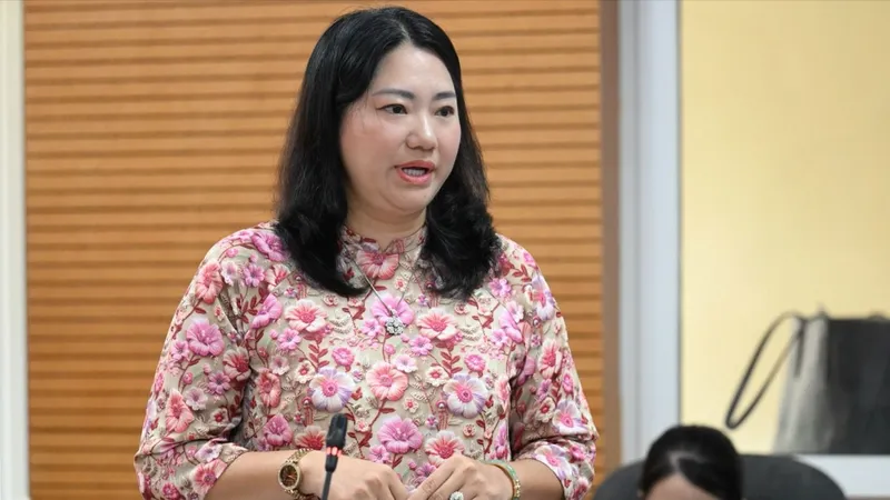 Bà Phạm Huyền, Phó trưởng Phòng Kiểm sát Thi hành án dân sự, Viện Kiểm sát nhân dân TP Hà Nội