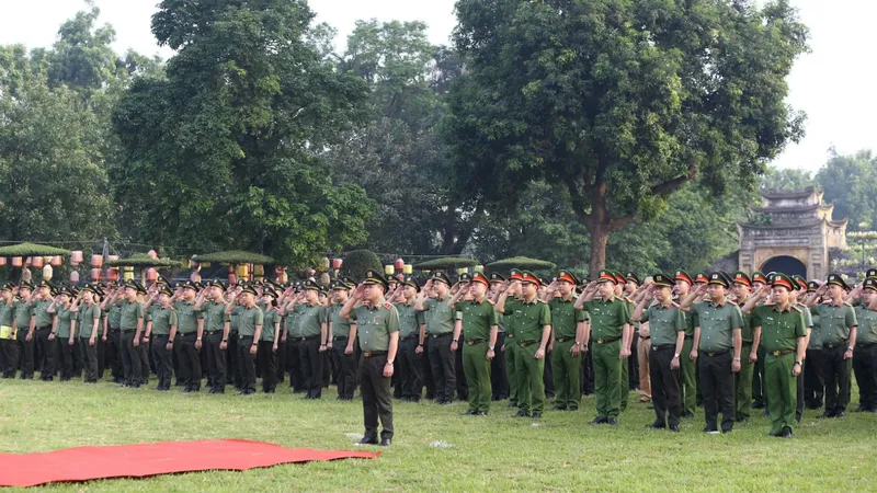 Công an TP Hà Nội phát động đợt thi đua theo 13 chuyên đề