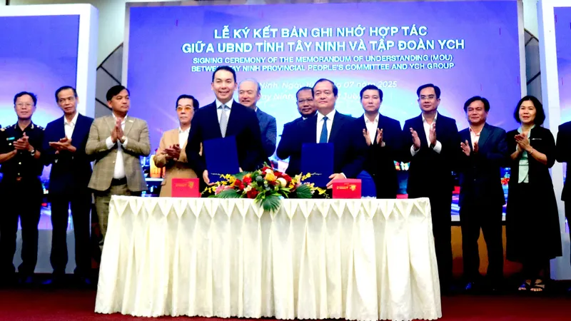 Tây Ninh ký kết Bản ghi nhớ với Tập đoàn YCH (Singapore)