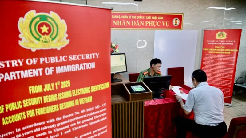 TPHCM: 2.234 người nước ngoài được cấp định danh điện tử