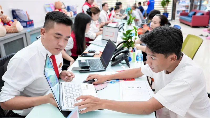 Tuyển sinh đại học năm 2025: Điểm chuẩn khó đoán