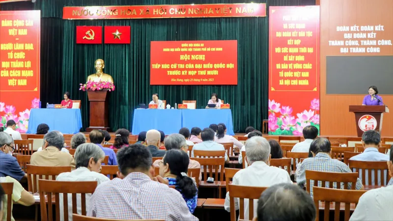 Cử tri bày tỏ lo lắng trước tình trạng "hỗn loạn" trên không gian mạng