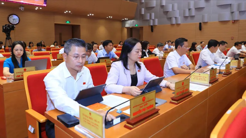 Hà Nội khoán chi 217 triệu đồng/năm cho một người lao động ở văn phòng đảng ủy xã