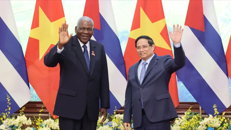 Thủ tướng Phạm Minh Chính hội kiến Chủ tịch Quốc hội Cuba Esteban Lazo Hernández, chiều 1-10. Ảnh: QUANG PHÚC