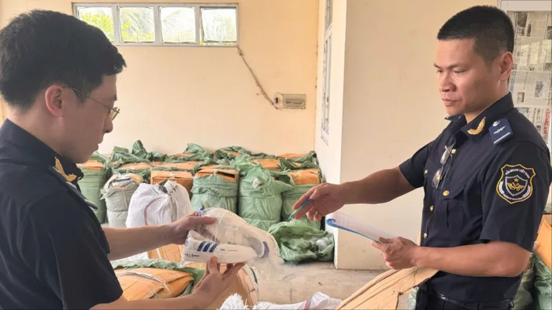 Hải quan tăng cường trấn áp tội phạm buôn lậu và xâm phạm quyền sở hữu trí tuệ
