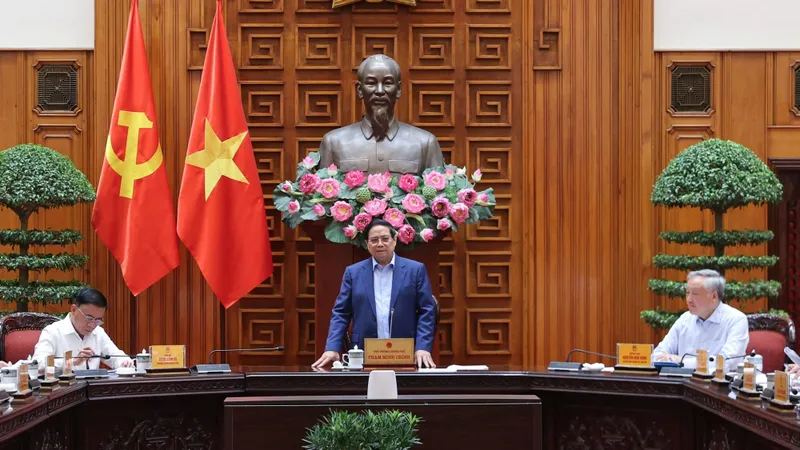 Không để người dân trong cảnh "màn trời, chiếu đất"