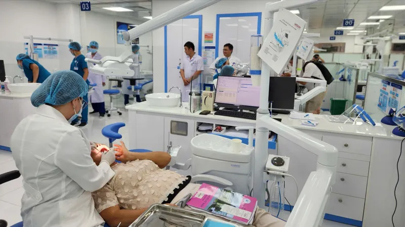 Người cao tuổi ở TPHCM có thêm nơi chăm sóc răng miệng chất lượng cao