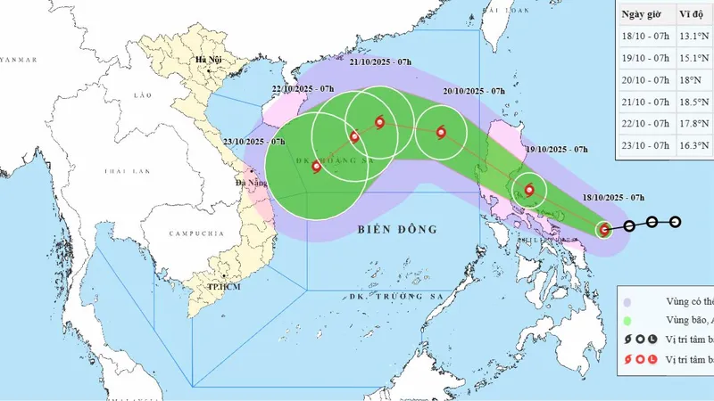 Bão Phong Thần đã mạnh lên, đang hướng vào Biển Đông 