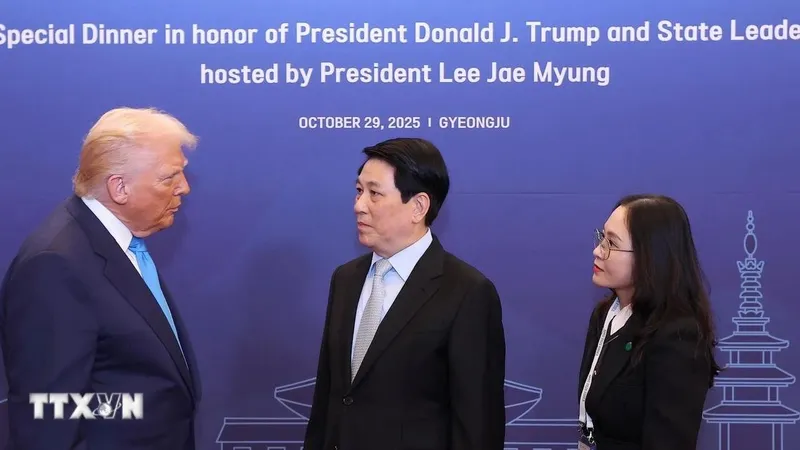 Chủ tịch nước gặp Tổng thống Hoa Kỳ và lãnh đạo cấp cao các nước dự APEC 2025