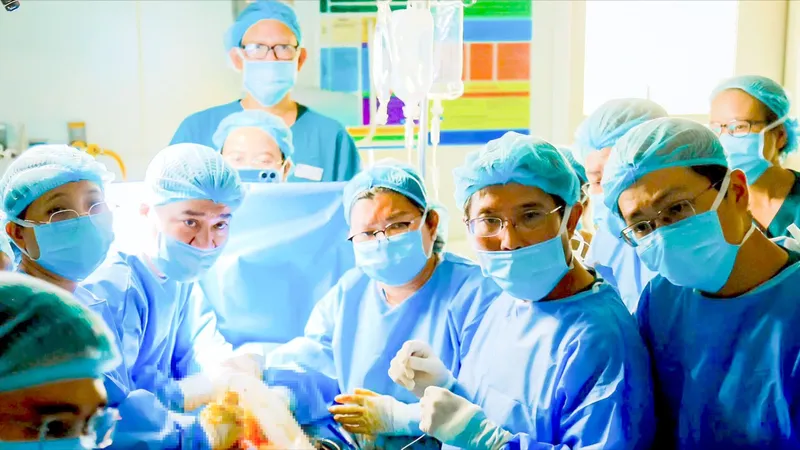 Kỳ tích y khoa giữa lằn ranh sinh tử - Bài 1: Nâng niu mầm sống mong manh