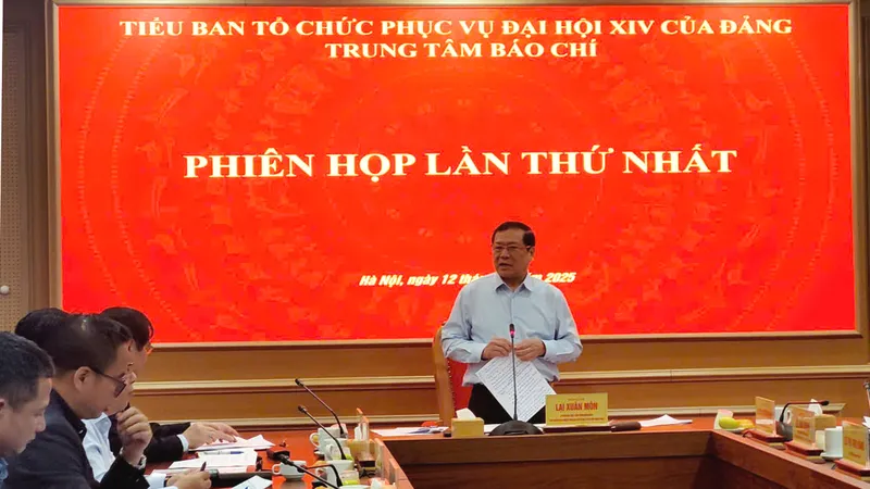 Đồng chí Lại Xuân Môn, Phó Trưởng Ban Thường trực Ban Tuyên giáo và Dân vận Trung ương phát biểu tại phiên họp. Ảnh: PHAN THẢO