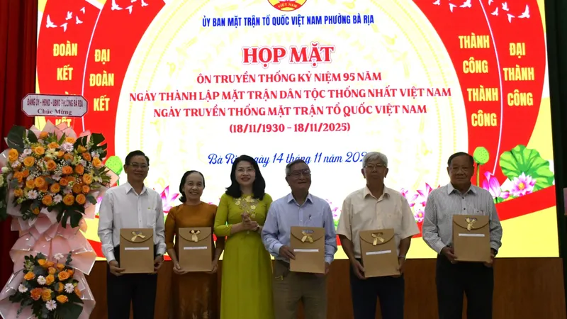 Phường Bà Rịa (TPHCM) ủng hộ đồng bào bị ảnh hưởng bão lũ hơn 1,1 tỷ đồng