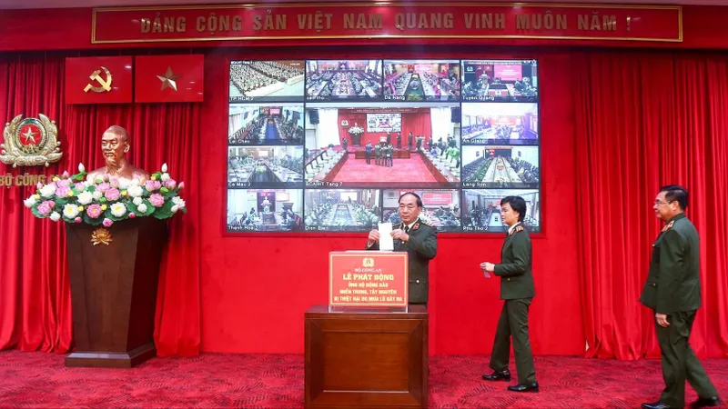 Bộ Công an phát động ủng hộ đồng bào miền Trung, Tây Nguyên