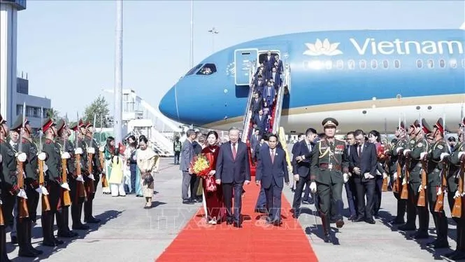 Tổng Bí thư Tô Lâm và Phu nhân bắt đầu thăm cấp Nhà nước tới Lào