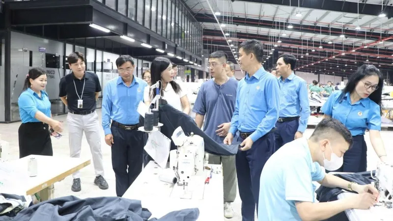 Công đoàn tiếp tục góp ý dự thảo Văn kiện Đại hội XIV