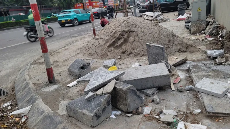 Hà Nội thu nhỏ vỉa hè để mở rộng đường